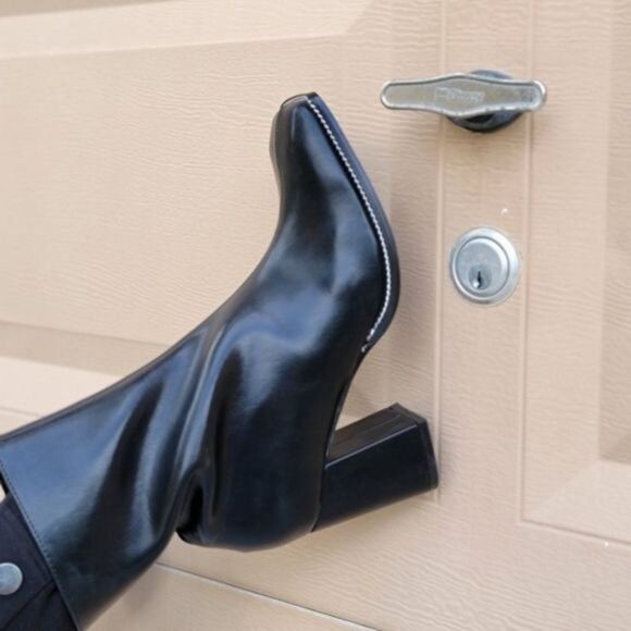 Black High Chunky Heeled Boots Zip Up Square Toe Ankle Booties - Picture 6 of 6